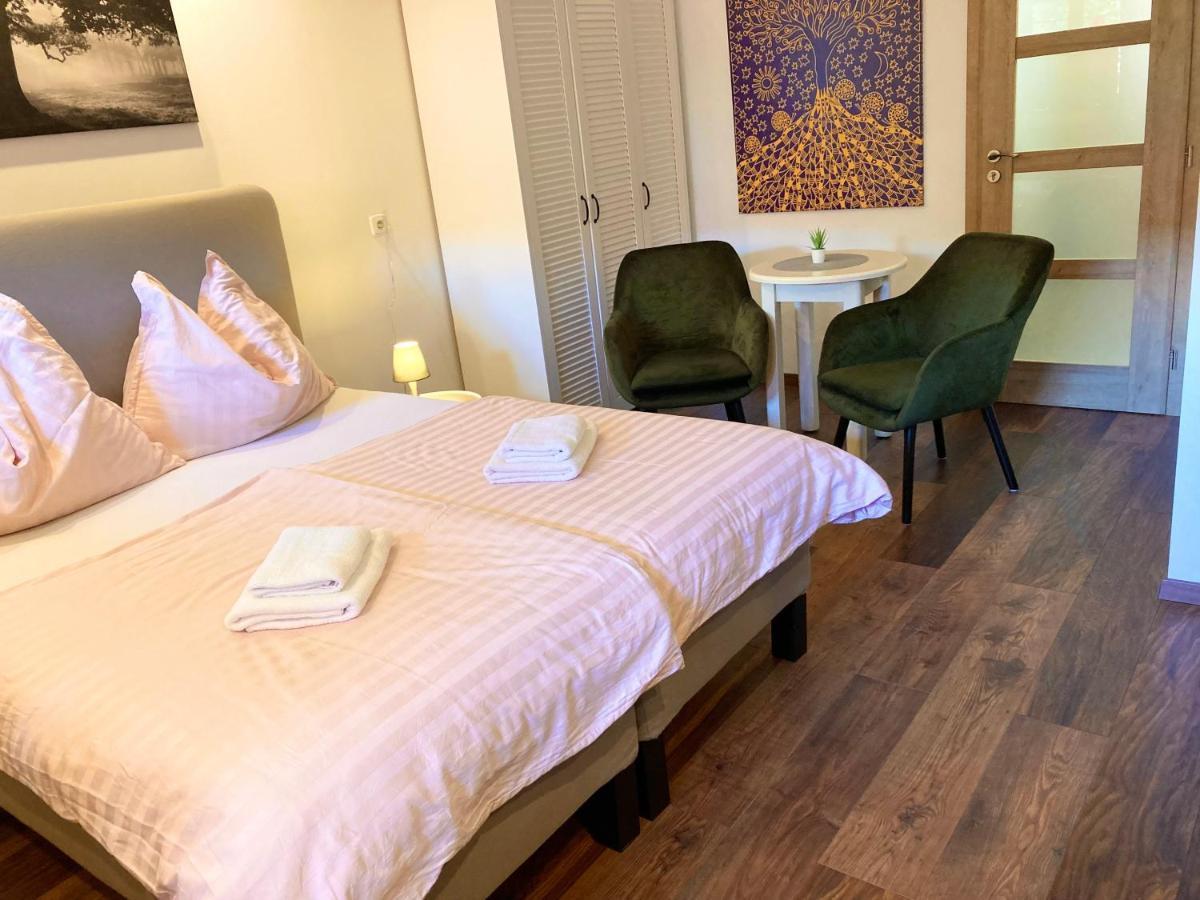 Guesthouse Mikulas Mikulov - Free Parking In The City Center エクステリア 写真