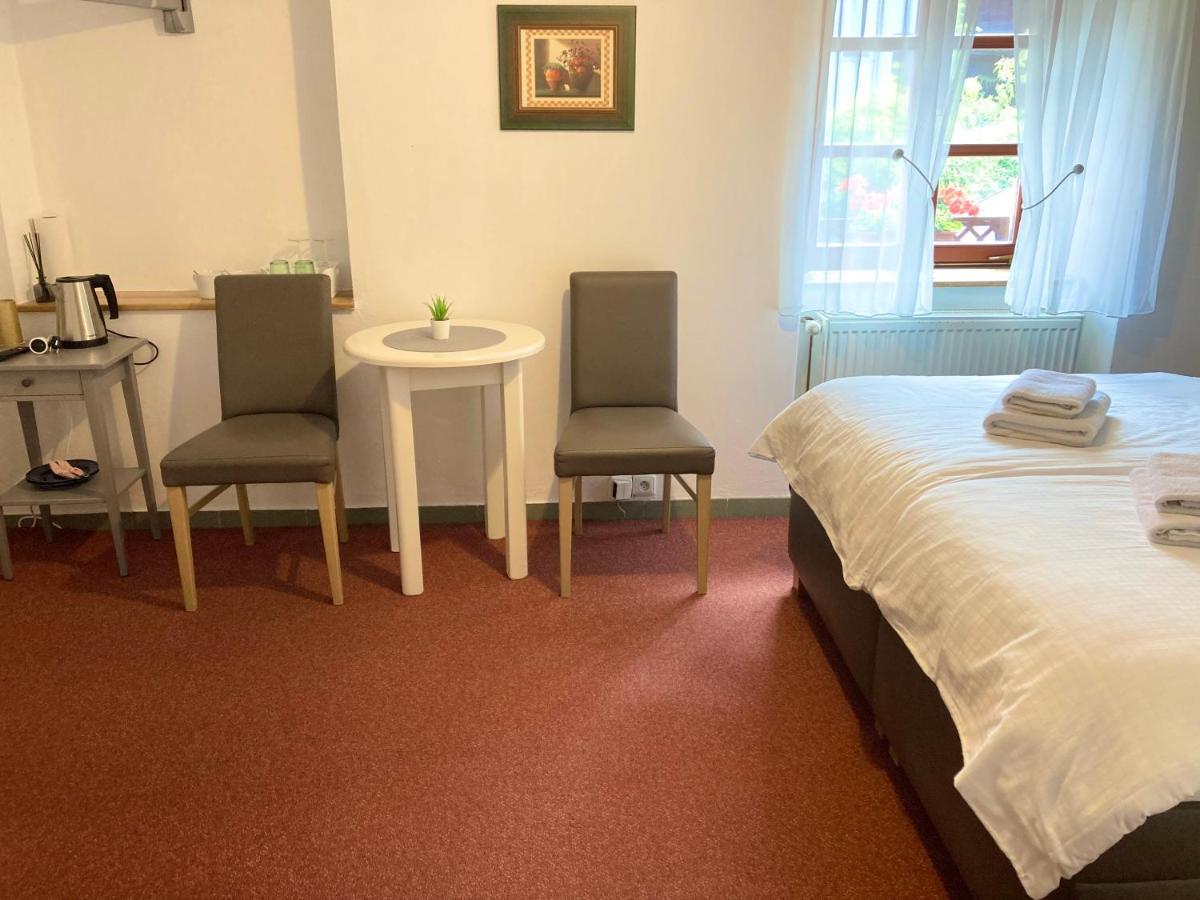Guesthouse Mikulas Mikulov - Free Parking In The City Center エクステリア 写真