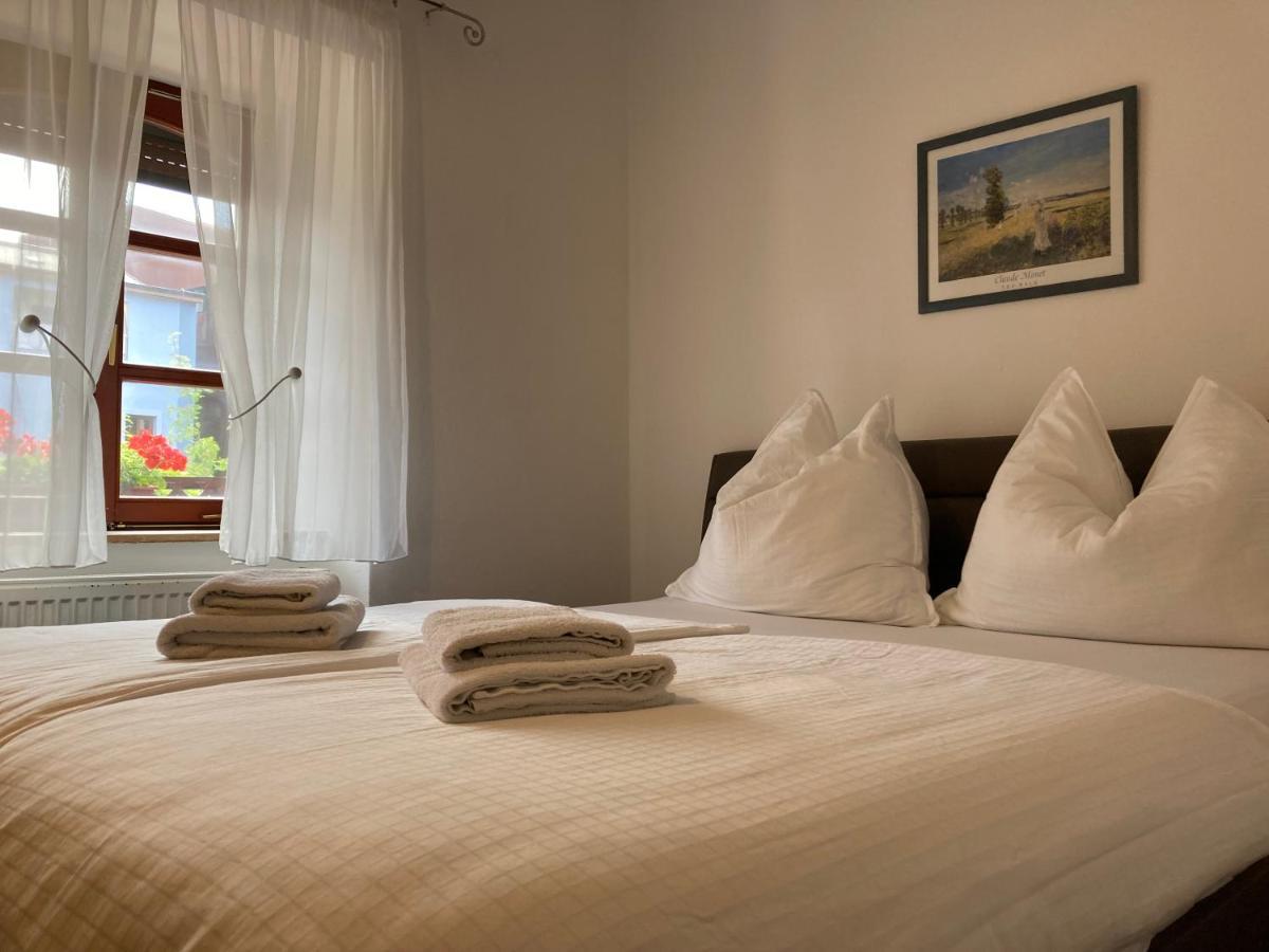 Guesthouse Mikulas Mikulov - Free Parking In The City Center エクステリア 写真