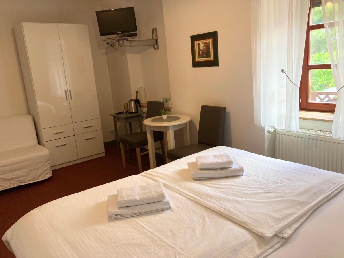Guesthouse Mikulas Mikulov - Free Parking In The City Center エクステリア 写真