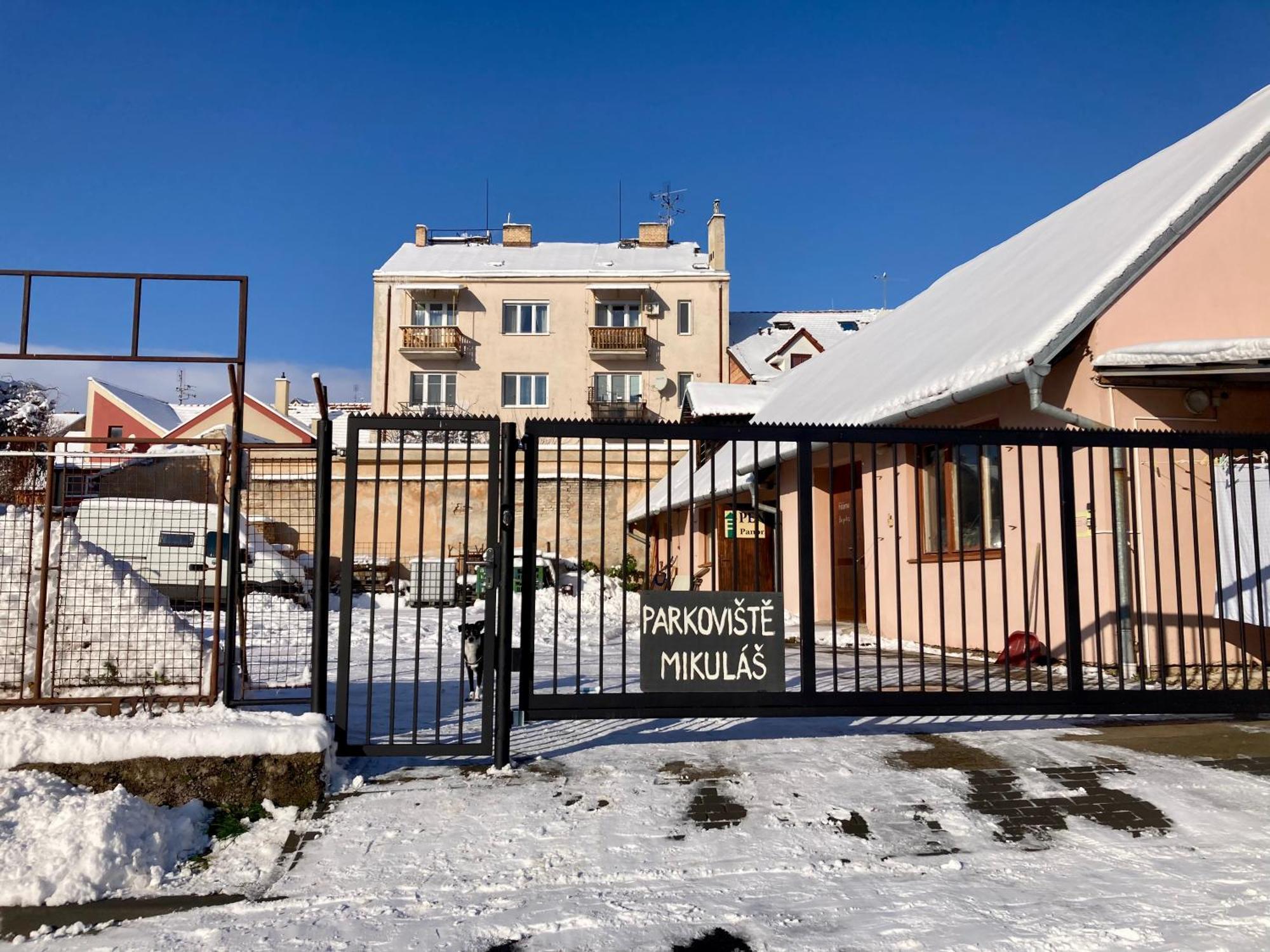 Guesthouse Mikulas Mikulov - Free Parking In The City Center エクステリア 写真