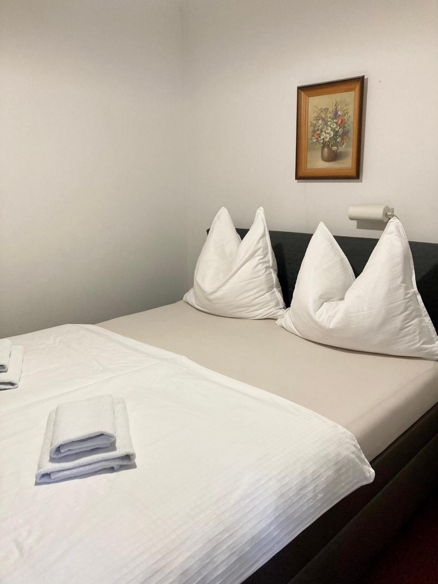 Guesthouse Mikulas Mikulov - Free Parking In The City Center エクステリア 写真