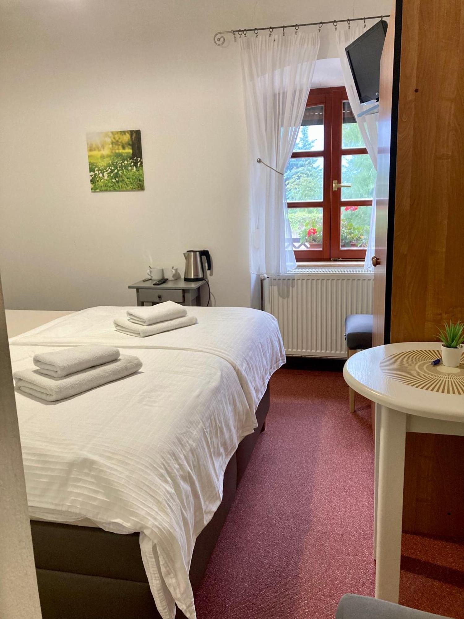 Guesthouse Mikulas Mikulov - Free Parking In The City Center エクステリア 写真