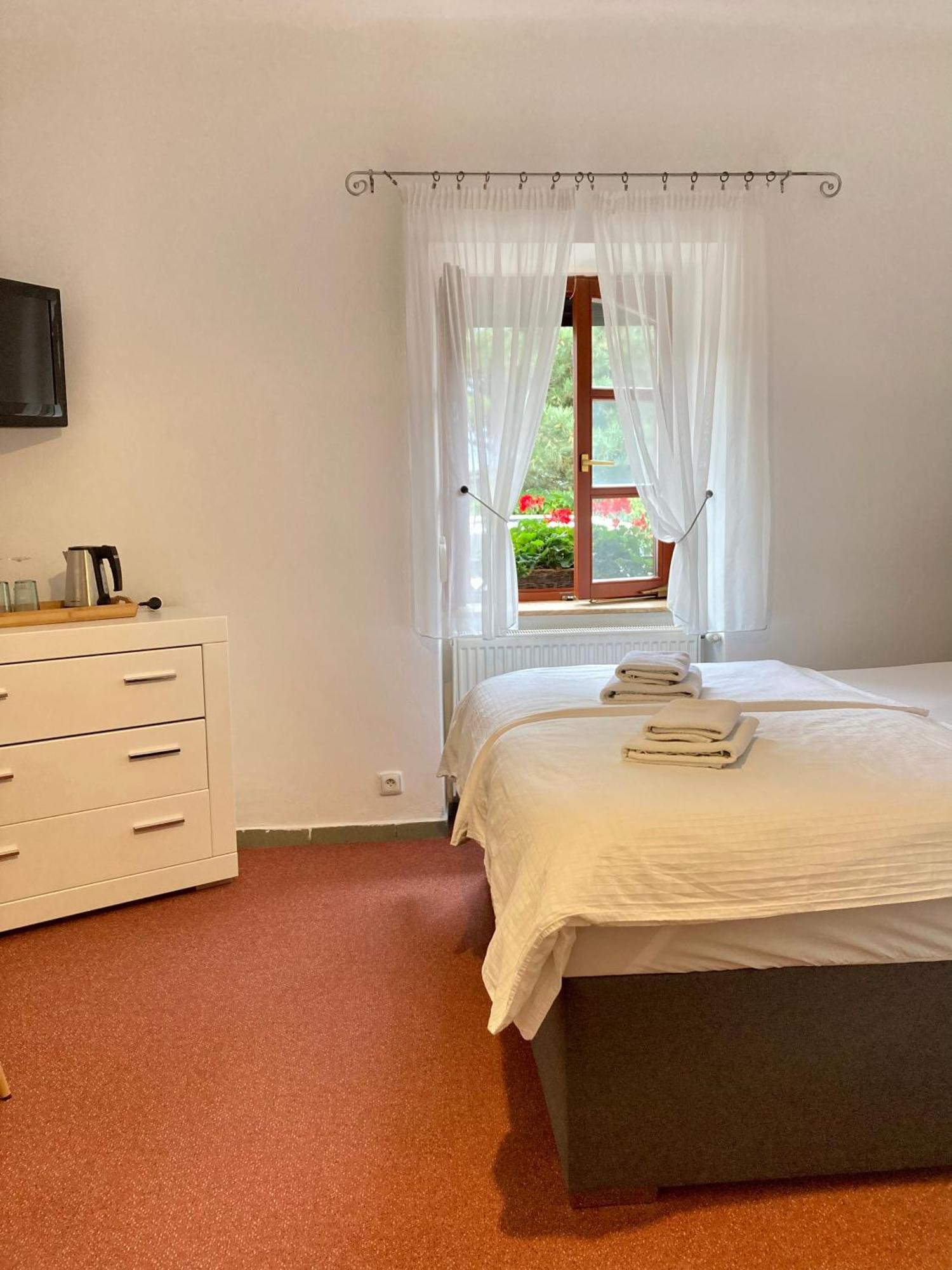 Guesthouse Mikulas Mikulov - Free Parking In The City Center エクステリア 写真